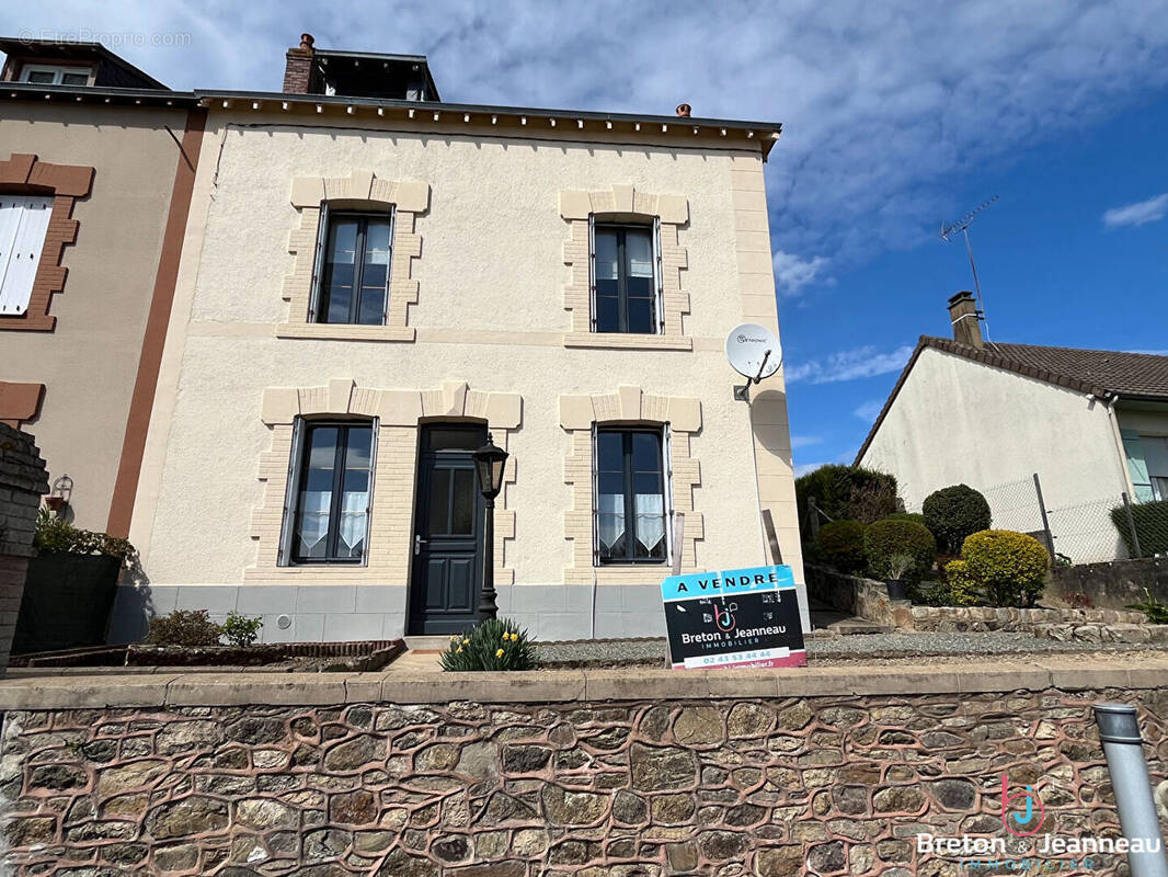 Maison à SILLE-LE-GUILLAUME