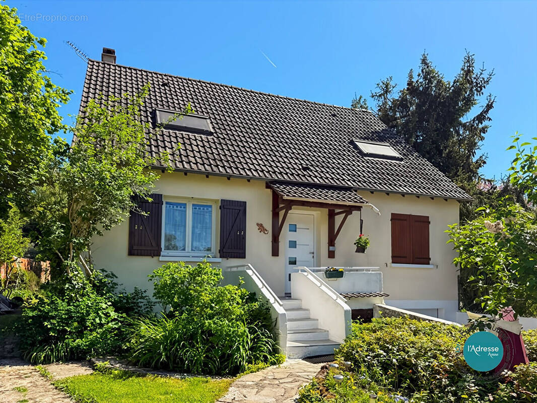 Maison à MENNECY