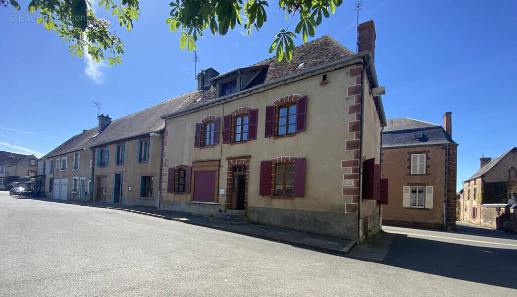 Maison à CHAILLAC