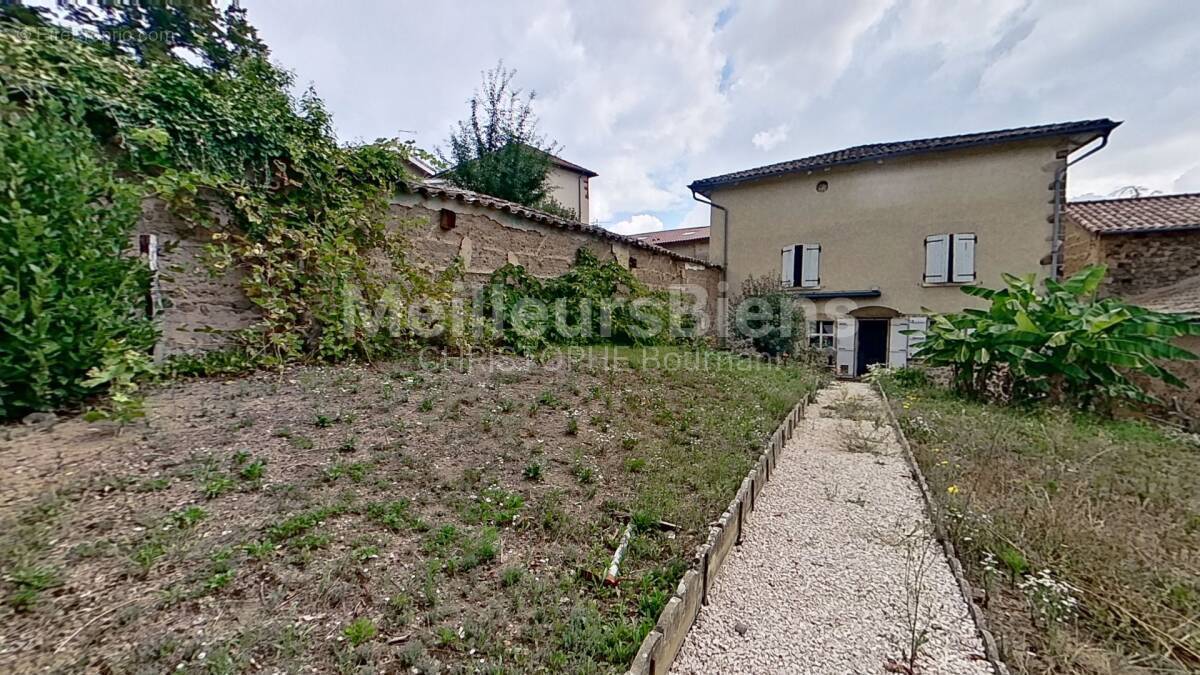 Maison à CRECHES-SUR-SAONE