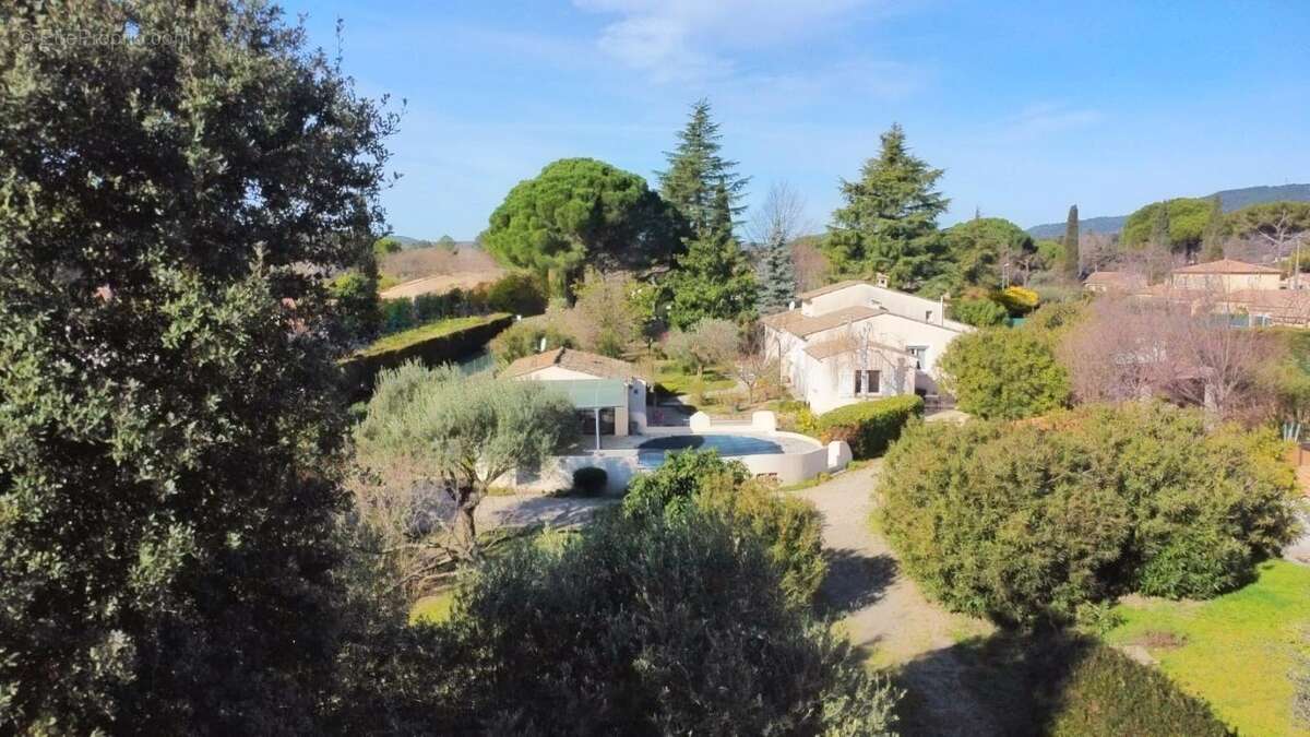 Maison à LE MUY