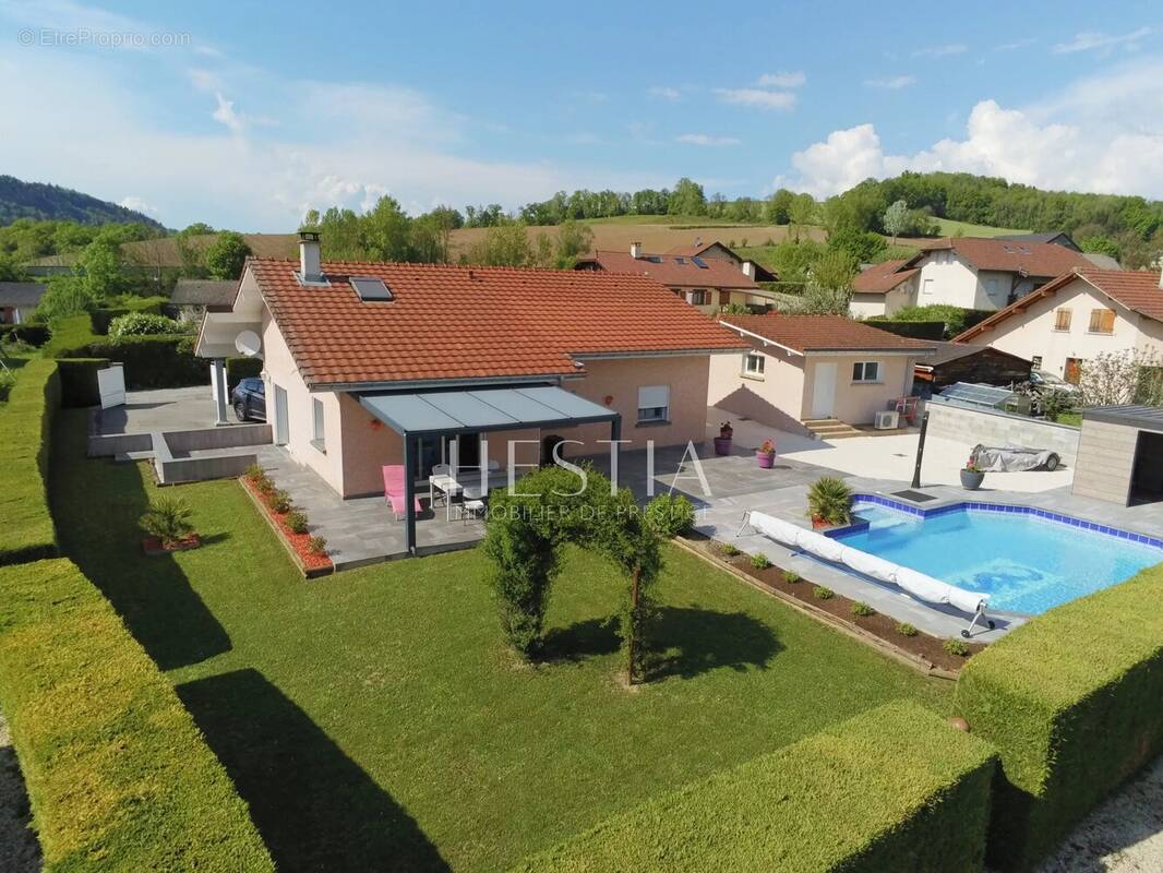 Maison à CHAPEIRY