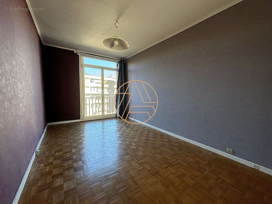 Appartement à SAINT-MAUR-DES-FOSSES