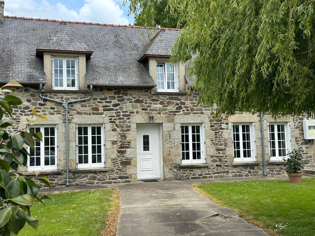 Maison à MATIGNON