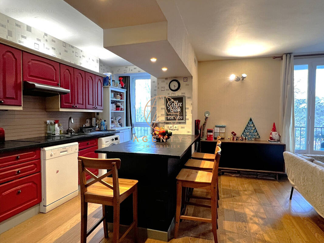 Appartement à LE PLESSIS-TREVISE