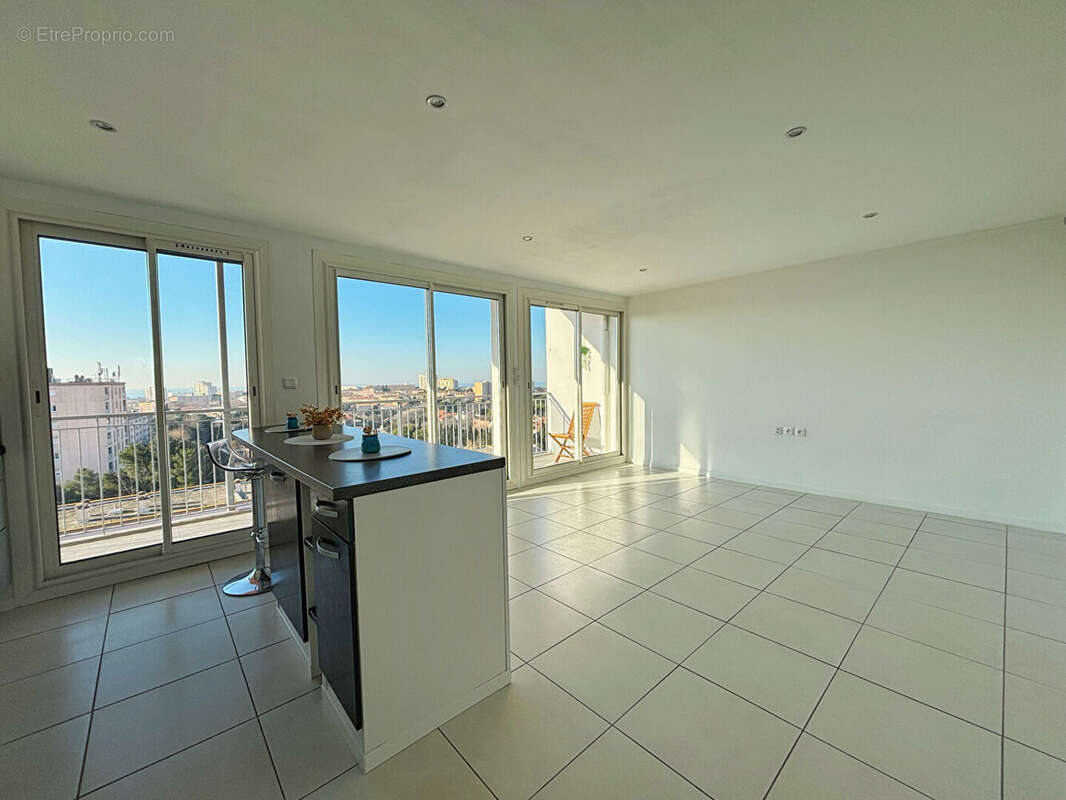 Appartement à PORT-DE-BOUC