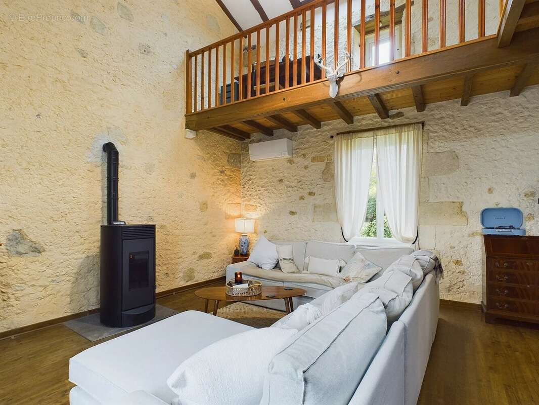 Maison à AUBETERRE-SUR-DRONNE