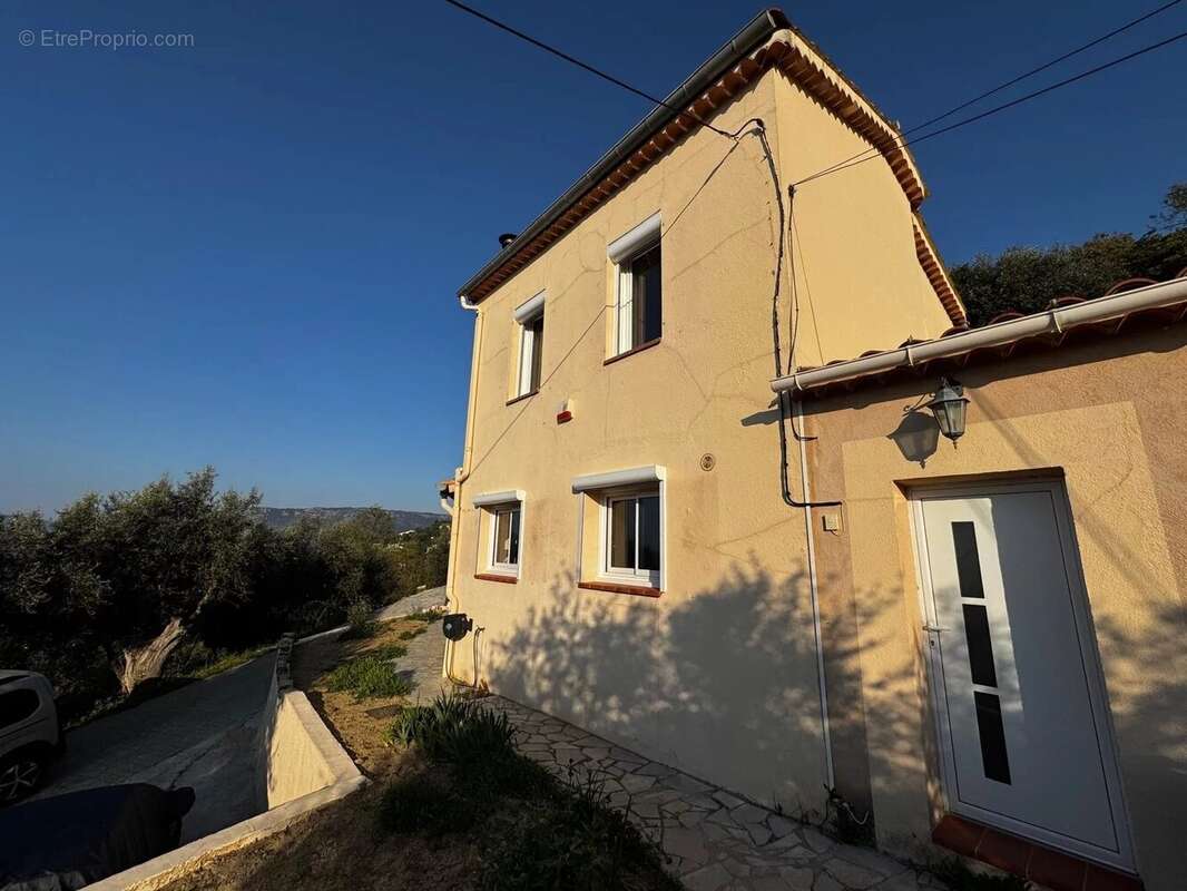 Maison à BERRE-LES-ALPES