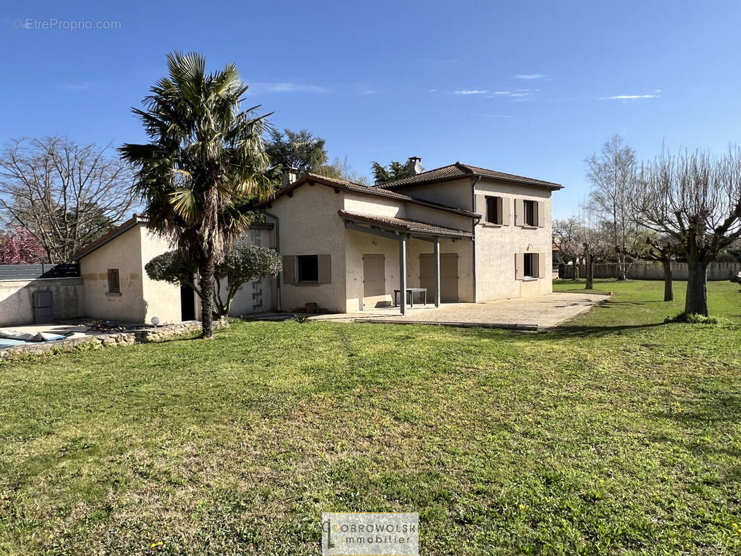 Maison à LIMONY
