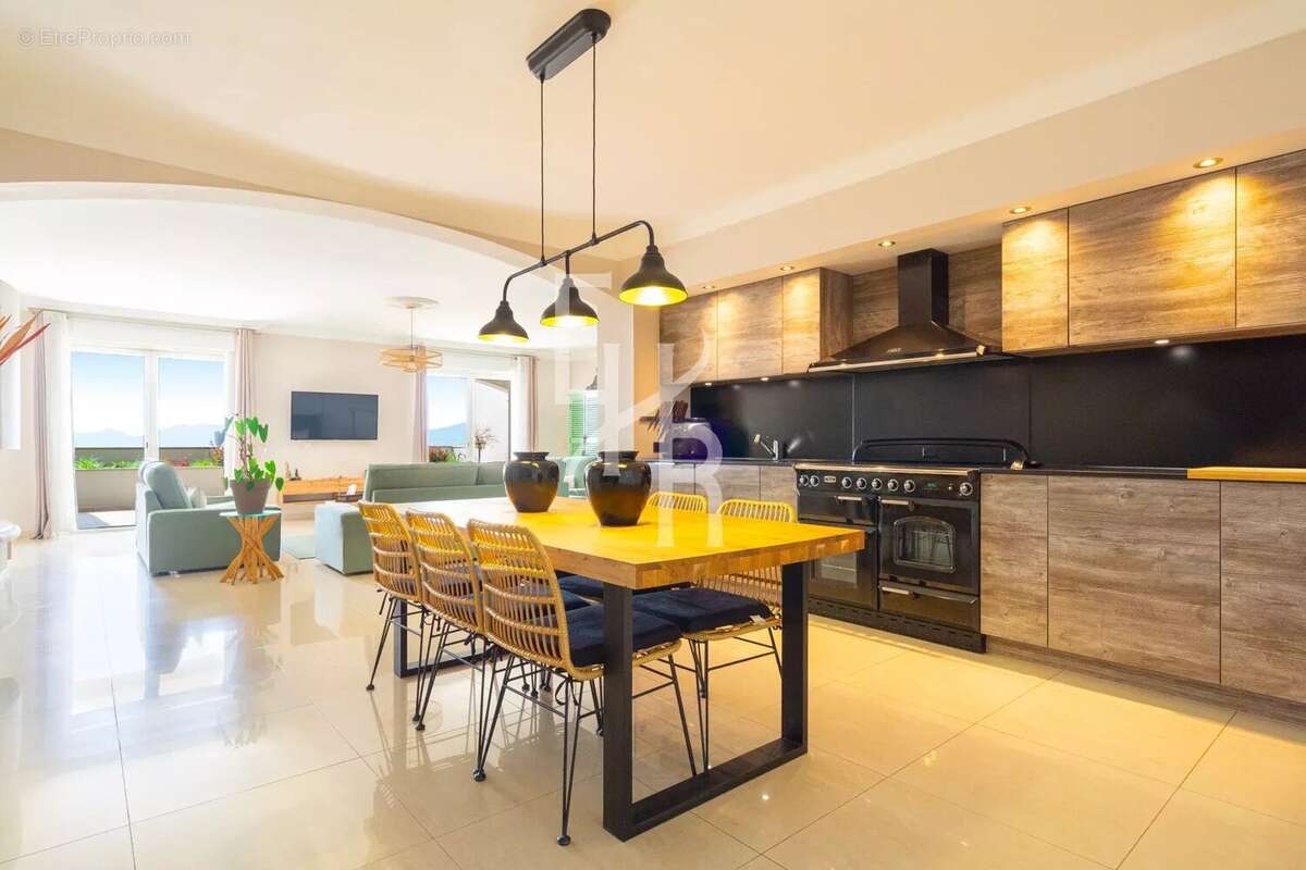 Maison à MOUGINS