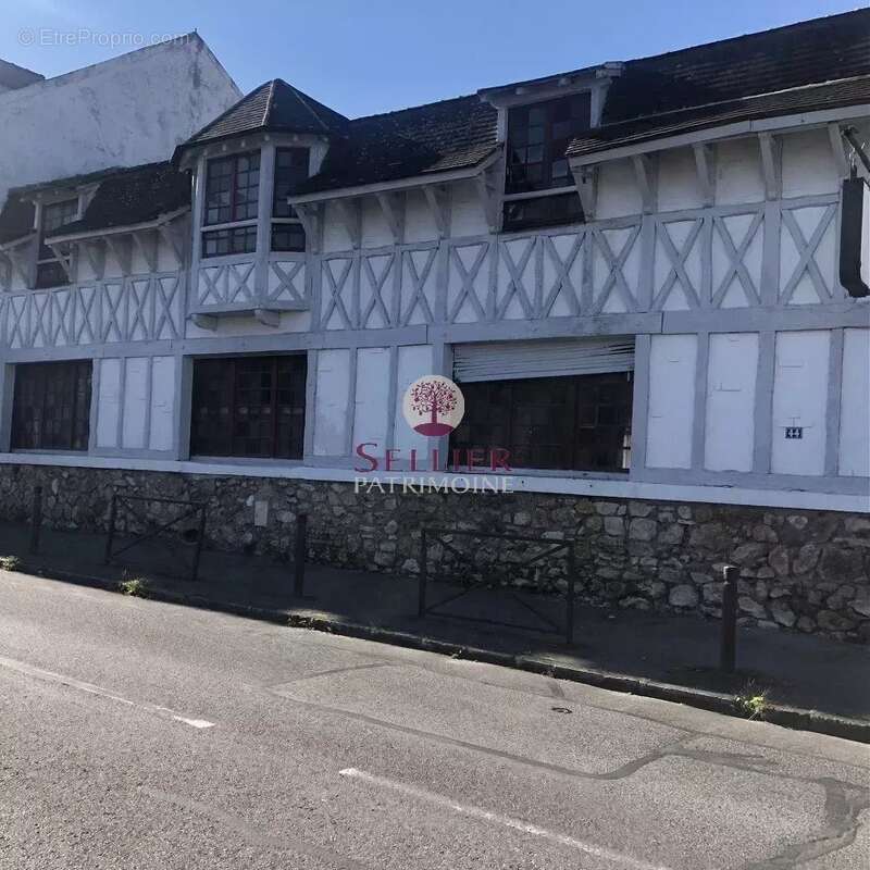 Commerce à EMERAINVILLE