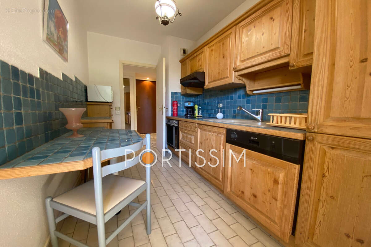 Appartement à SAINT-LAURENT-DU-VAR