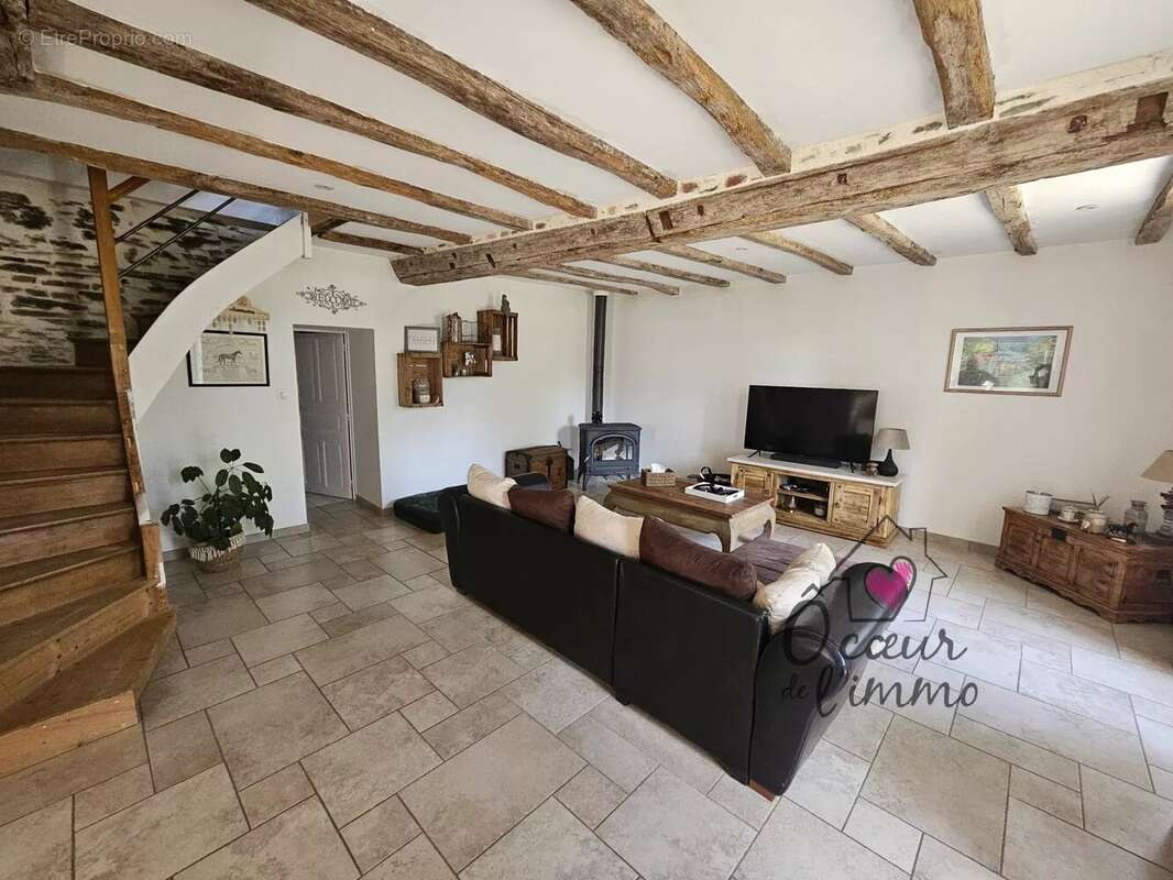 Maison à BEGROLLES-EN-MAUGES