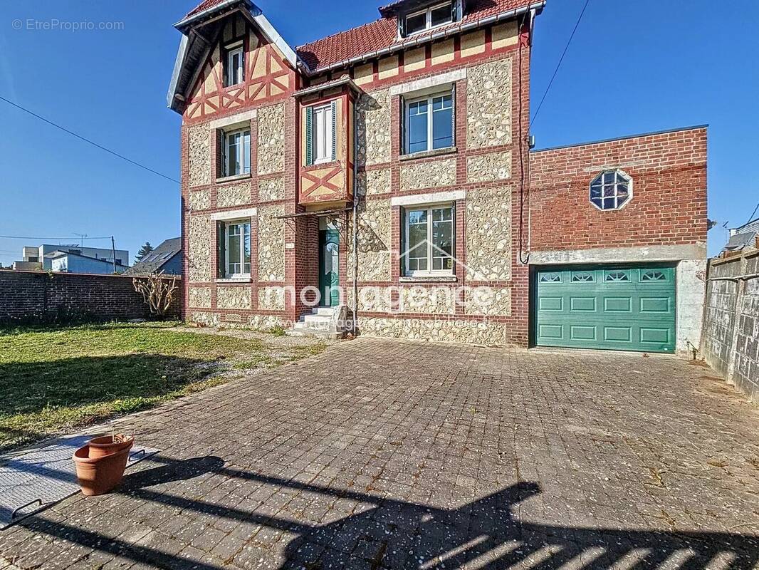 Maison à FRANQUEVILLE-SAINT-PIERRE
