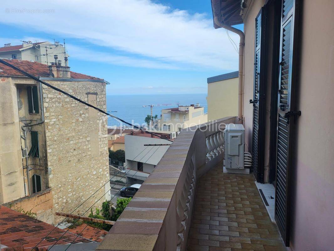 Appartement à BEAUSOLEIL