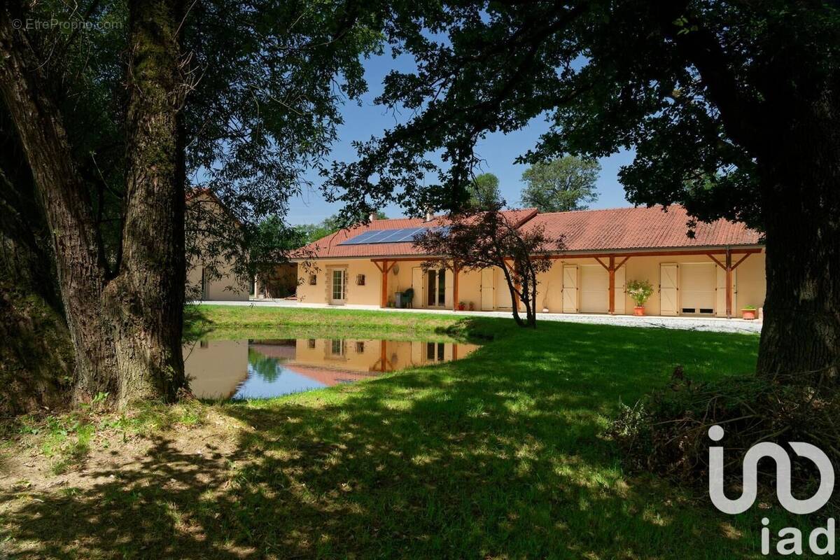 Photo 1 - Maison à MAGNAC-LAVAL