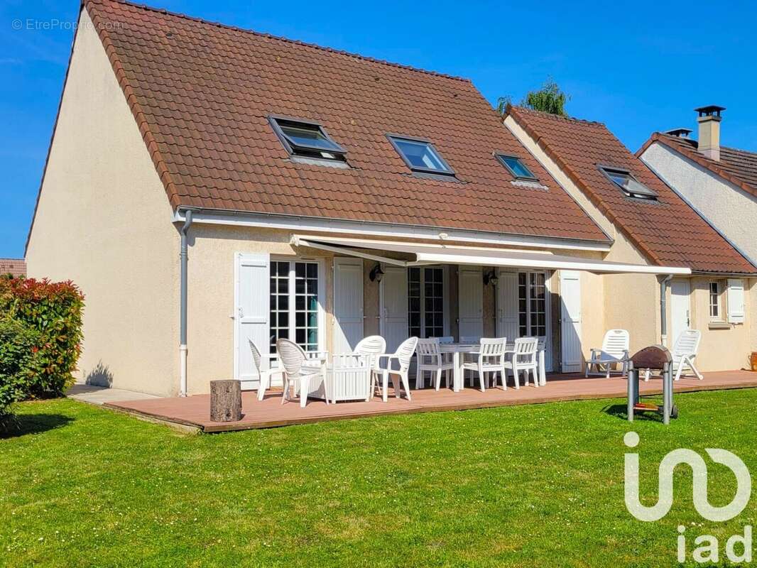 Photo 1 - Maison à VERT-LE-GRAND