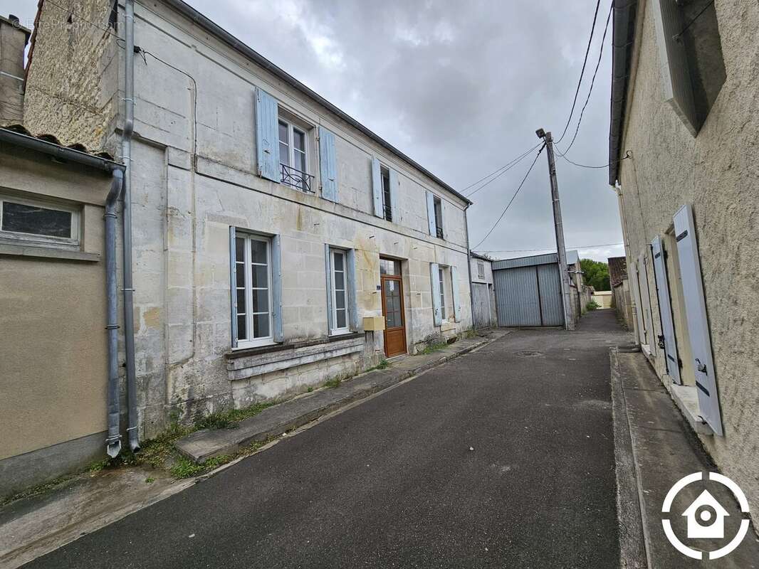 Maison à SEGONZAC