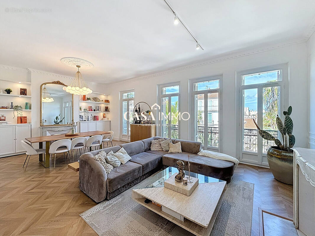 Appartement à HYERES