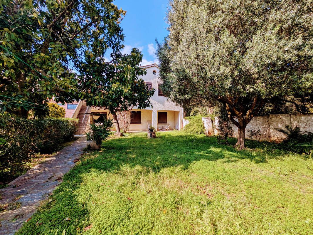 Maison à LA LONDE-LES-MAURES