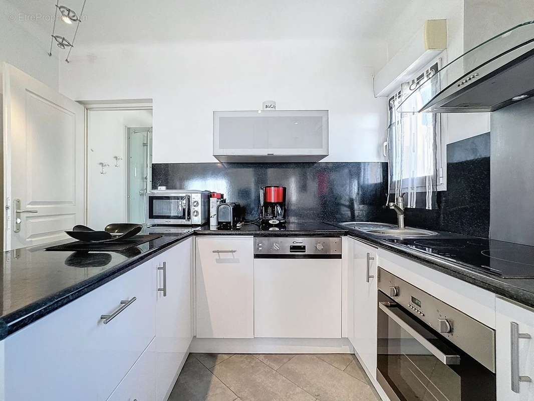 Appartement à SAINT-LAURENT-DU-VAR