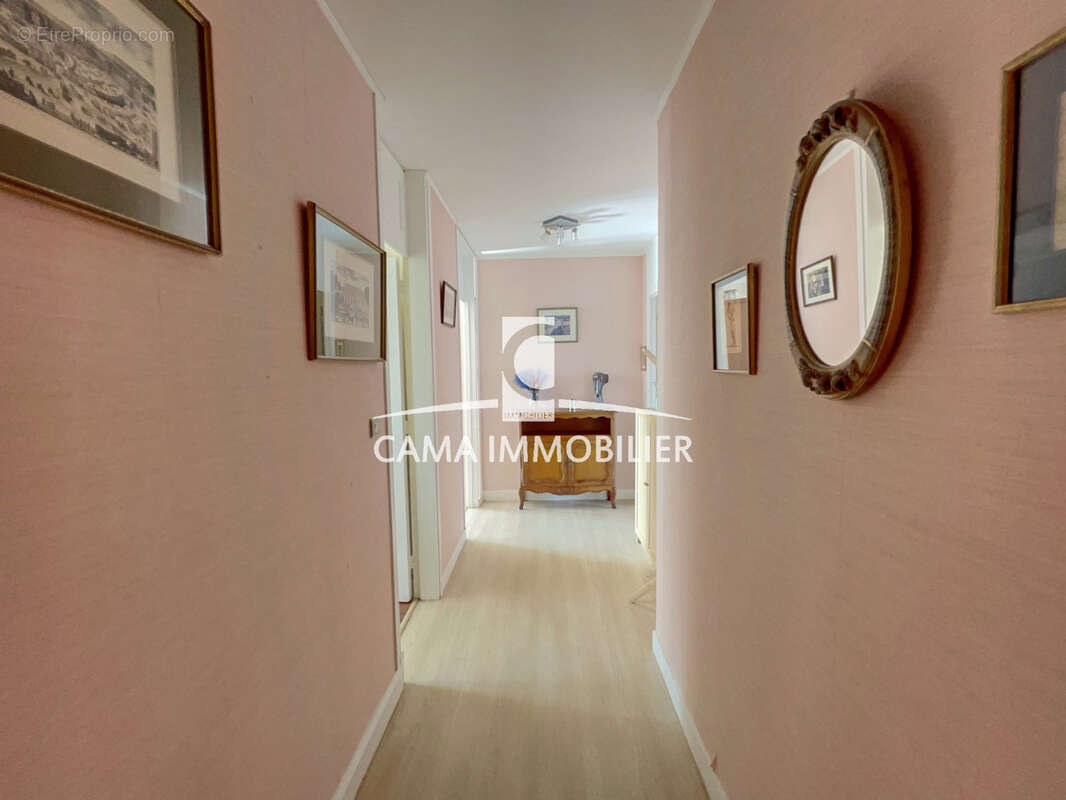 Appartement à VERSAILLES