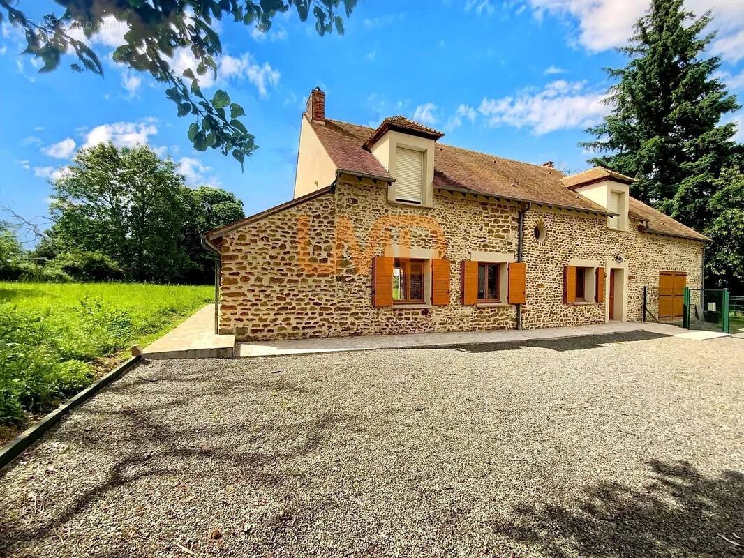 Maison à CHAILLAC