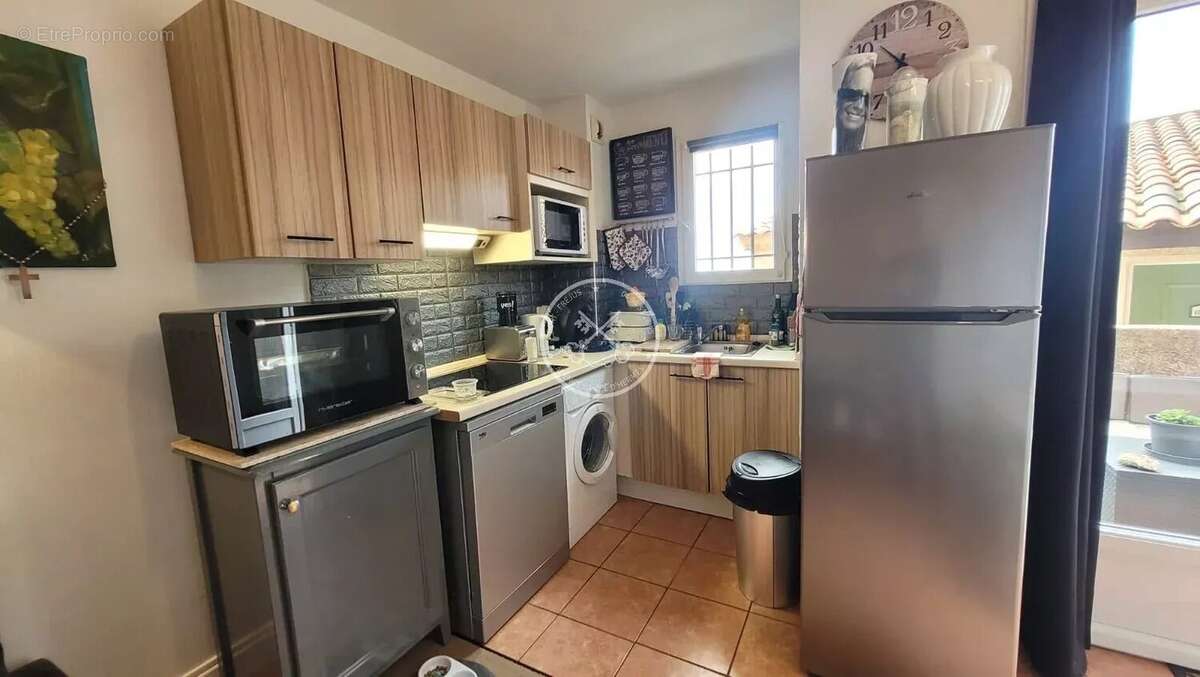 Appartement à ROQUEBRUNE-SUR-ARGENS
