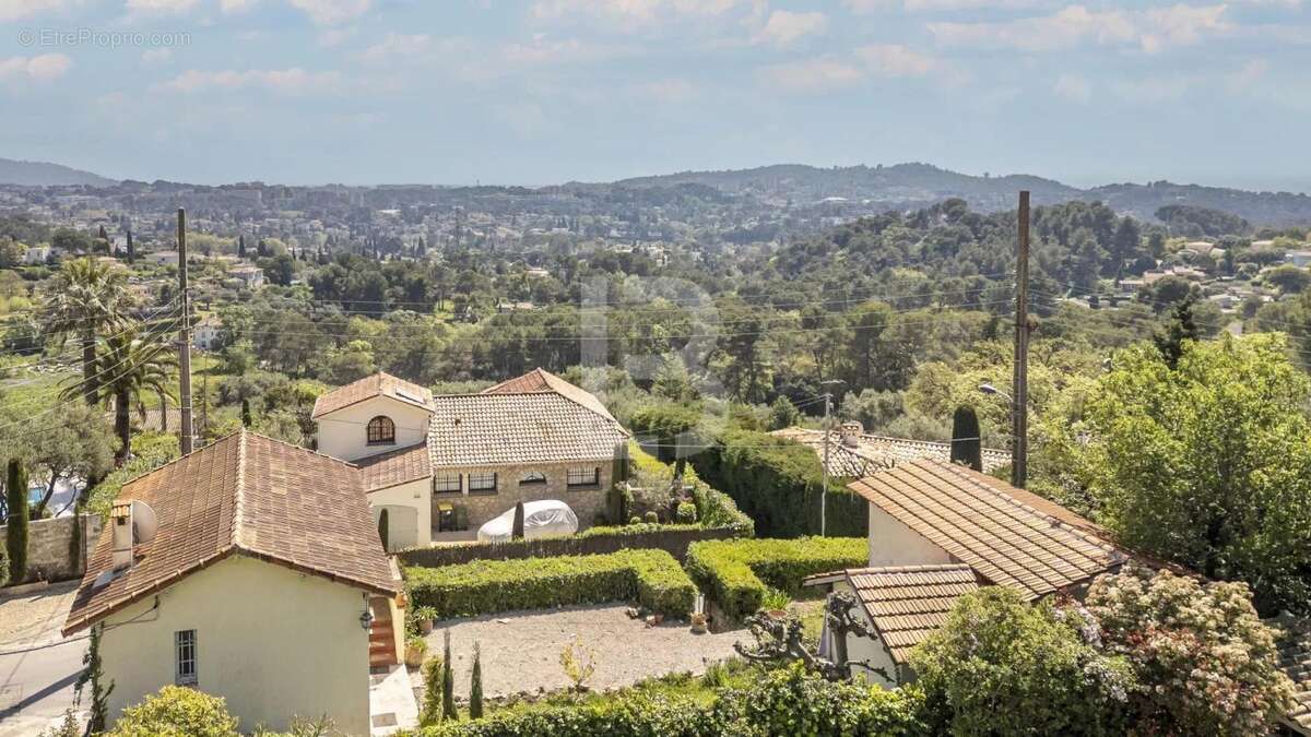 Maison à MOUGINS