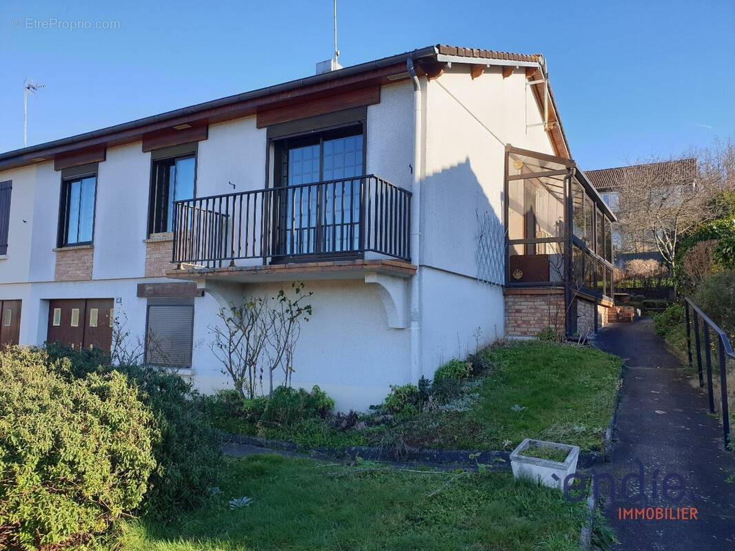 Maison à DOMERAT