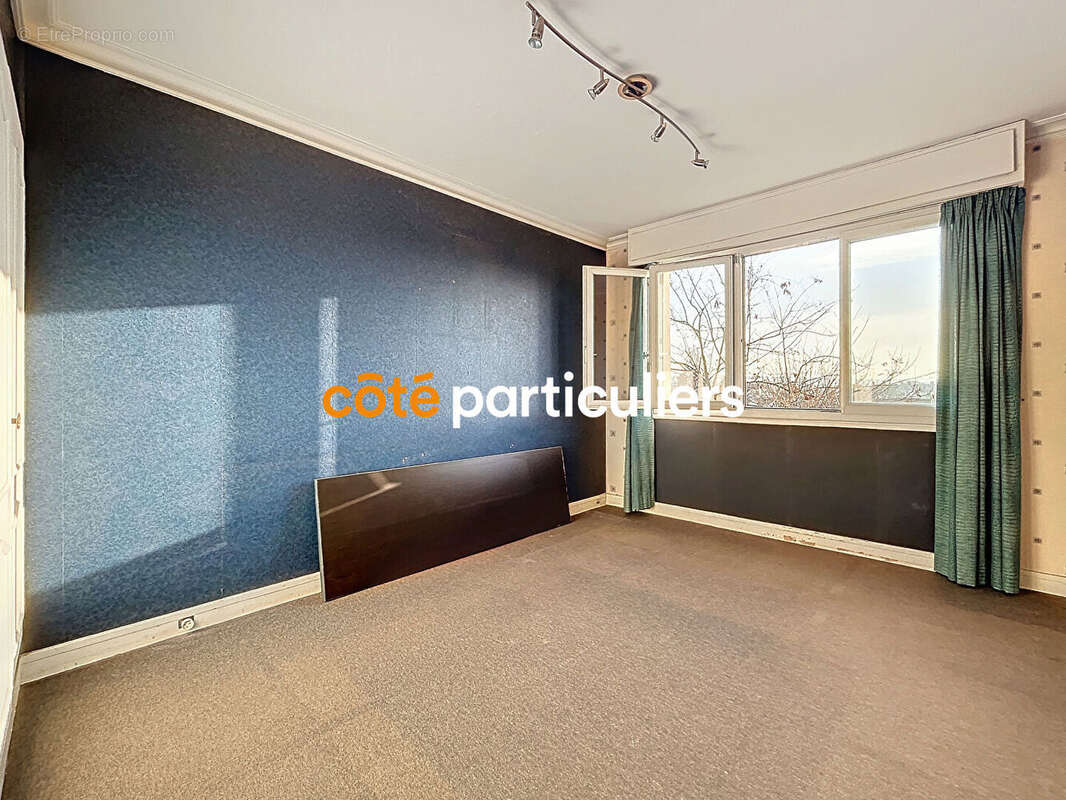 Appartement à SAINT-MAUR-DES-FOSSES