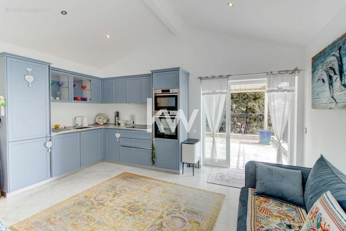 Appartement à EZE