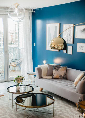 Appartement à PINS-JUSTARET
