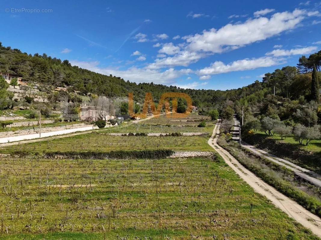 Terrain à COTIGNAC