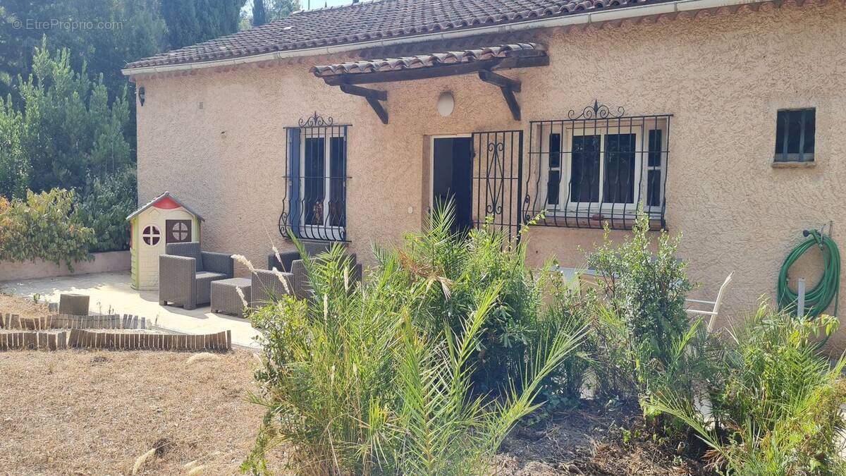 Appartement à LES ISSAMBRES