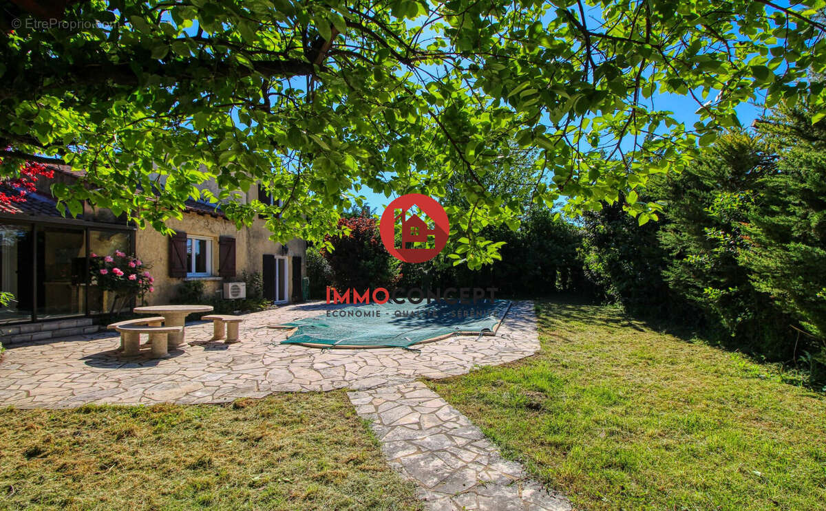 Maison à PUJAUT