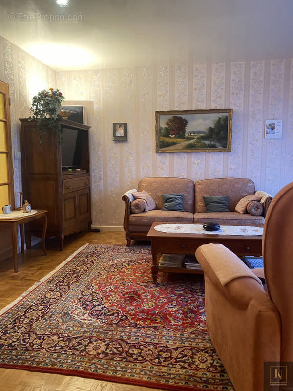 Appartement à CHILLY-MAZARIN