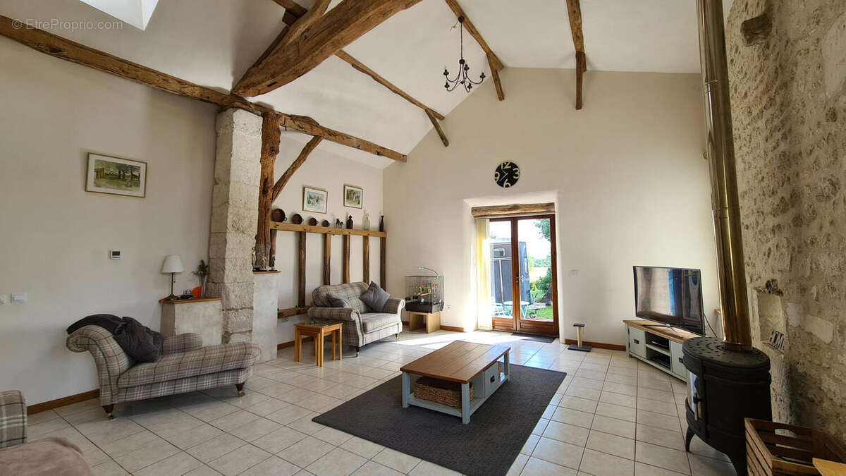 Charente country house with pool for sale . maison - Maison à AUBETERRE-SUR-DRONNE