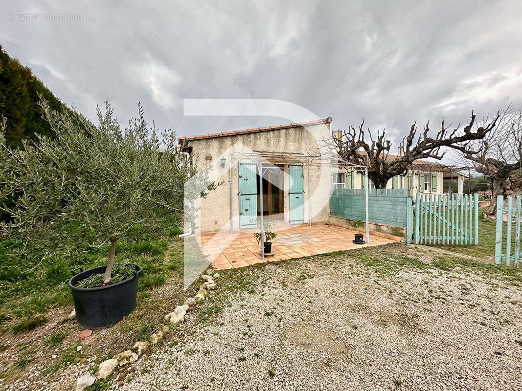 Maison à CUCURON