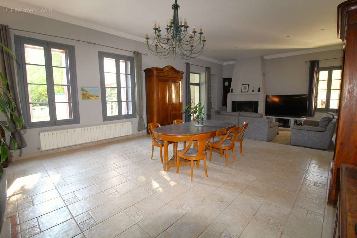 Maison à LESPIGNAN