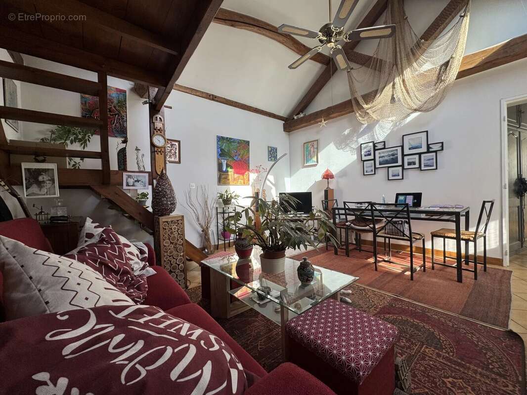 Appartement à FREPILLON