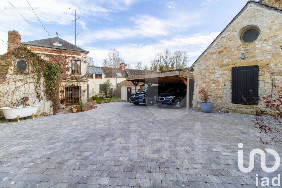Photo 1 - Maison à ESTREES-SAINT-DENIS