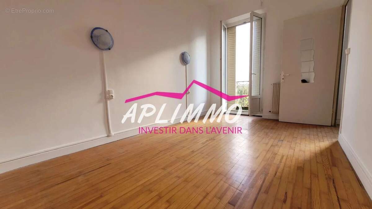 Appartement à LE TEIL