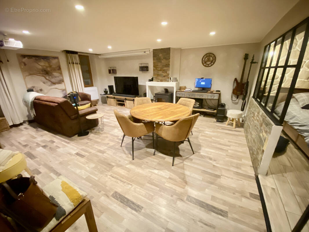 Appartement à SAINT-JEANNET