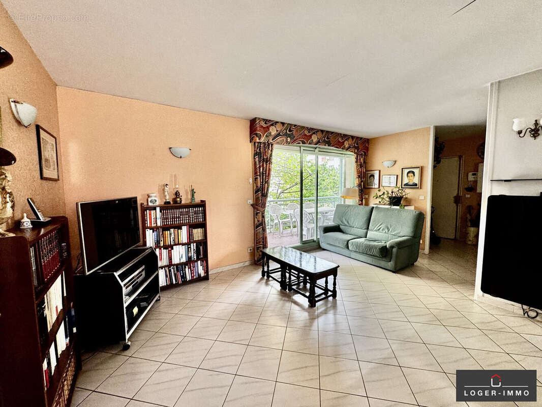 Appartement à SAINT-MAUR-DES-FOSSES