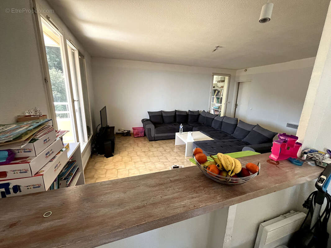 Appartement à SAINT-LAURENT-DU-VAR
