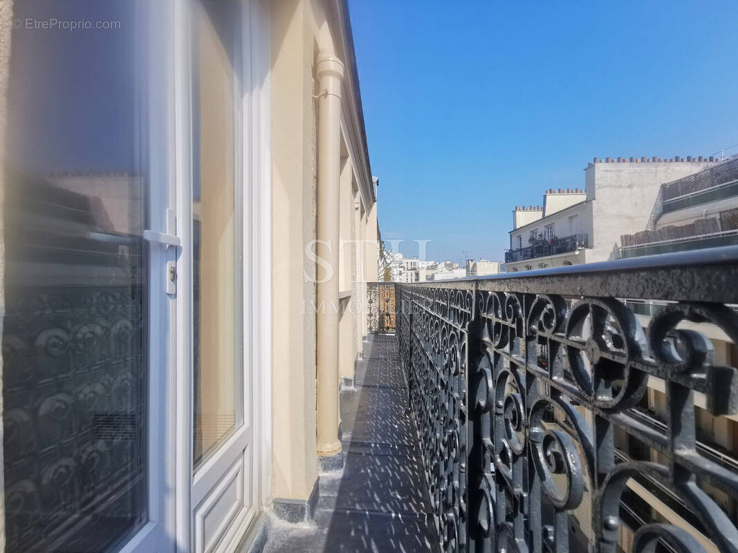 Appartement à PARIS-15E