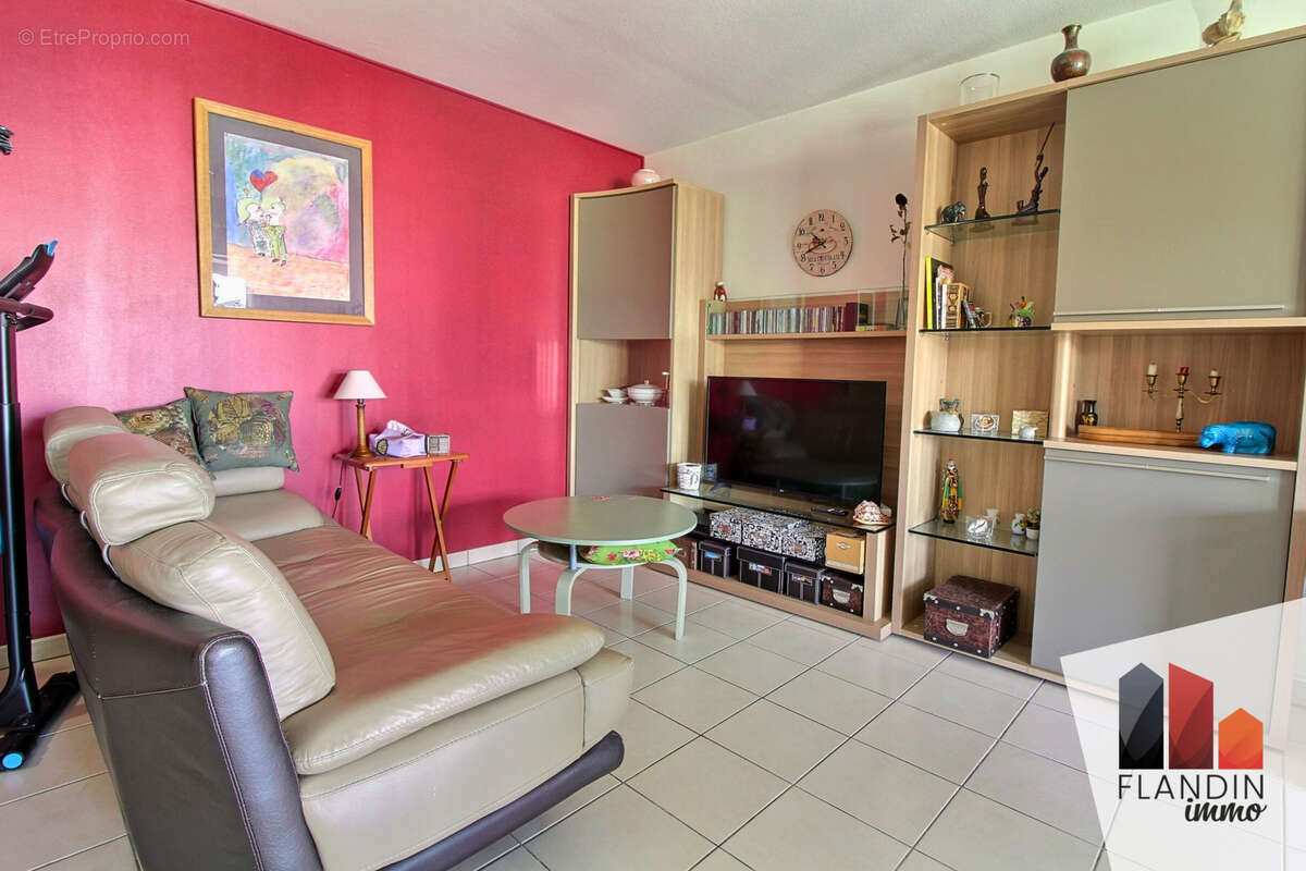 Appartement à SAINT-GENIS-LAVAL