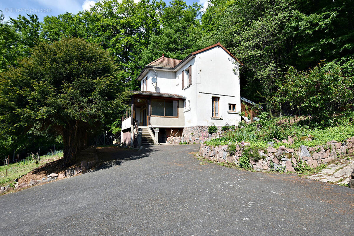 Maison à LE CERGNE