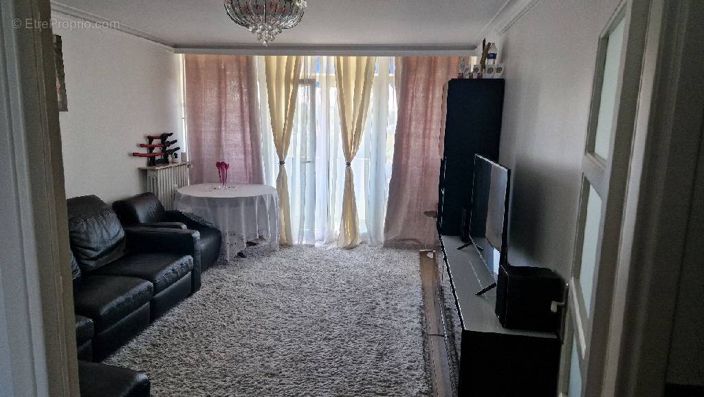 Appartement à SAVIGNY-SUR-ORGE